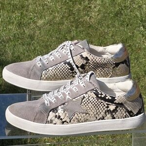 Steve Madden Gray Snake Print Women's Sneakers 9.5